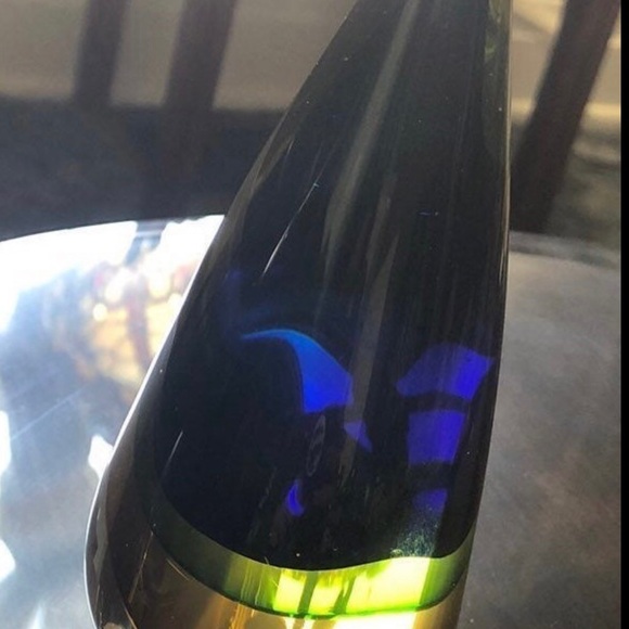 One glass teardrop/droplet centerpiece - Picture 2 of 4